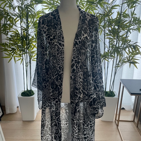 Julian Chang Leopard Design Kimono - Picture 1 of 8